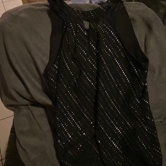 Le Chateu Black/ Silver Blouse - Picture 6 of 8